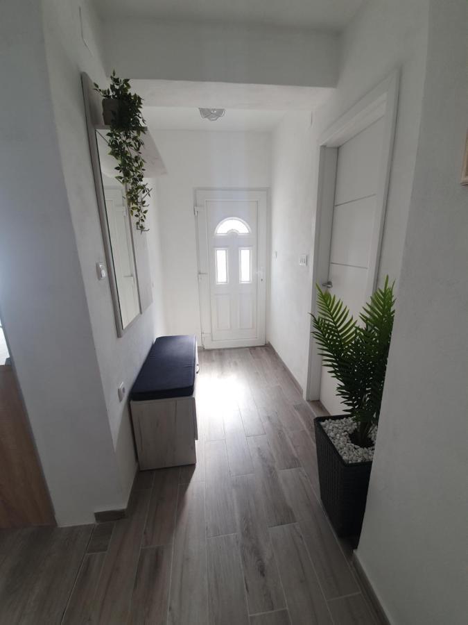 Amama Apartman Brodarica  Kültér fotó